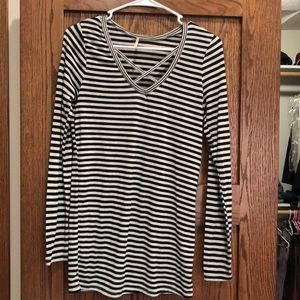 Black & white V neck, long sleeve